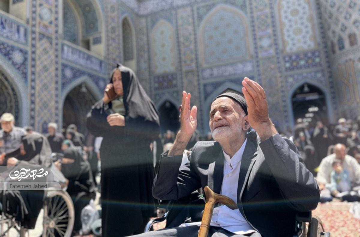در بیستوسوم ذیقعده زائران مشتاق ساعتها در صحنها و رواقها به راز و نیاز مینشینندچشم و دلمان متصل به گنبد طلایی توست در بیستوسوم ذیقعده زائران مشتاق ساعتها در صحنها و رواقها به راز و نیاز مینشینندچشم و دلمان متصل به گنبد طلایی توست