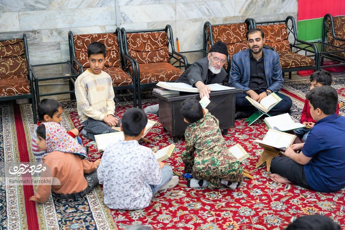 اسماعیل اصلمند ۶۵ سال از عمرش را صرف آموزش آیات الهی کرده است اسماعیل اصلمند ۶۵ سال از عمرش را صرف آموزش آیات الهی کرده است