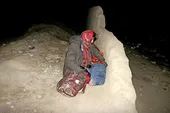 روایتی از انتقال معتادان بی&zwnj;خانمان به سالن ورزشی شهرداری
