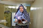 خدمت بی&zwnj;منتِ امی خاله به زائران آقا
