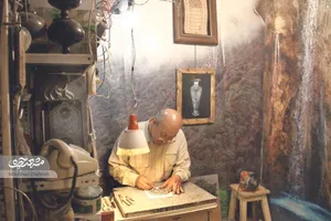 سنگ‌نگار؛ هنر حسین سراقی در ترکیب نگارگری و حکاکی
