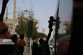 خدمت داوطلبانه اهالی قلعه&zwnj;خیابان در موکبی در کربلا