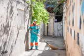 جارو رفیق 30 ساله من است
