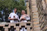 خانواده غلامیان گوهر را از دل سنگ بیرون می‌کشند