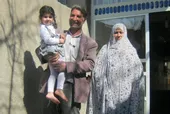 محمد زارع ۱۲ همسایه&zwnj;اش را در &laquo;نیکروز&raquo; صاحبخانه کرده است