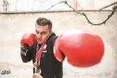 مبارزه ناتمام &laquo;پادشاه زیرزمینی&raquo; کیک&zwnj;بوکسینگ با مشکلات اقتصادی!