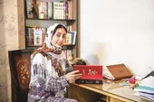 روایت&zwnj; شاعری که کارتن&zwnj;خواب&zwnj;ها را به زندگی امیدوار می&zwnj;کند