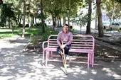 گام&zwnj;های بلند محمدحسین صفایی با عصای چوبی