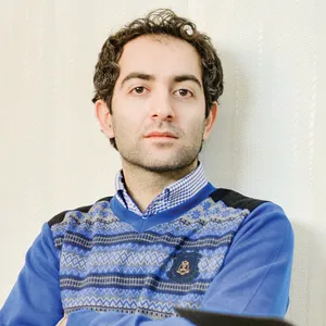 img-profile-author