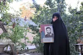 همسر شهید خانی دهنوی در جبهه&zwnj;های شمال غرب و جنوب حضور داشته است