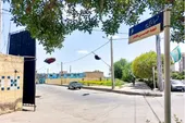 کوچه مجتمع خدمات خودرویی در محله حسین&zwnj;آباد