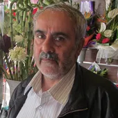 محمد محمدی قدیمی&zwnj;ترین گل فروش محله آزادشهر است