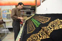 خوشنویس کاراته‌کار هویتش را در خط پارسی می‌جوید