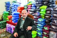خاندان «فیروزی» نخ تسبیح‌‌ بازار سوغات مشهد هستند