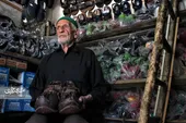 قدم زدن در خاطرات گمراتیان؛ از گیوه&zwnj;دوزی تا ورود کفش ملی به مشهد