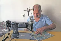 چرخ نقره‌دوزی عموعباس همیشه کوک است
