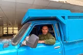 محمد صبوری&zwnj;نژاد با نیسان آبی&zwnj;اش در خدمت جبهه انقلاب است