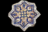 کاشی هشت&zwnj;پر زرین در بقعه خورشید هشتم