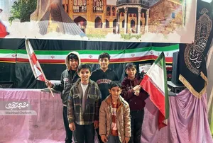 دهه نودی‌های مشهد پای کار وطن ایستاده‌اند