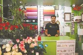 گل&zwnj;فروش محله فرهنگ برای مشهدی&zwnj;ها قالیچه&zwnj;ای از گل پهن کرد