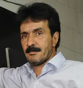 سنگ قبر تراش محله پروین هرروز برای درگذشتگان فاتحه می&zwnj;خواند