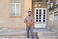 هیجان بی‌پایان، پشت نرده‌های مجتمع سامان