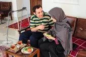 زهرا سمنانی برای پرستاری از فرزند معلولش، مددکاری خواند