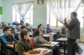دبستان بدر حالا یک مرد میانسال شده است