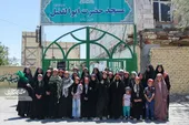 دختران محله مهدی&zwnj;آباد با پول توجیبی&zwnj;شان از زائران پذیرایی می&zwnj;کنند