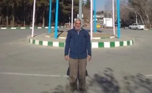 سید محمد هر روز با خاورش اهالی محله را به تظاهرات می‌برد