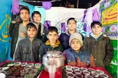 پذیرایی نوجوانان پنج&zwnj;تن با یک استکان چای