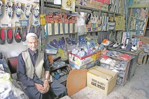 کفاش محله کاشانی، تاریخ زنده گیوه دوزی مشهد است