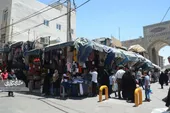بازاری&zwnj;های اطراف حرم معتقدند سواد تأثیری در کارشان ندارد