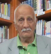 کتابخوان هشتادساله محله جاهدشهر