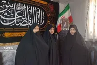 کنار یکدیگر در عزای رهبر شهید