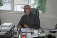 اهالی، معتمد محله عنصري را با عنوان «امدادگر» می‌شناسند