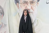 نوجوان محله انقلاب در اجتماعات شبانه حضور فعالی دارد