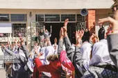 نیم قرن آموزگاری با شعر، موسیقی و زندگی