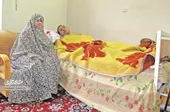 خدیجه خانم عصای دست همسر جانبازش است
