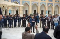 «شاه‌غلام خواجه‌ربیع»، مردی است که سال‌هاست در تشییع اموات نوحه می‌خواند